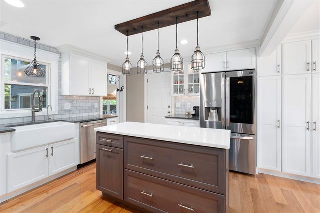 180 Boulder View Drive, Warwick, RI 02886