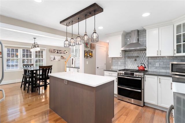 180 Boulder View Drive, Warwick, RI 02886