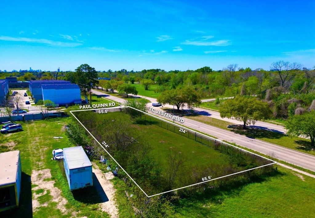 5704 W Tc Jester Boulevard, Houston, TX 77091