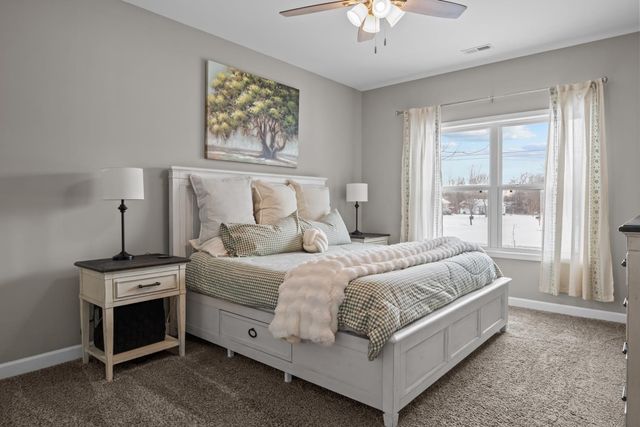 90 College Ct, Mc Ewen, TN 37101