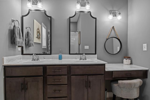 90 College Ct, Mc Ewen, TN 37101