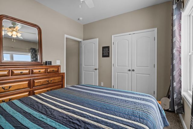 90 College Ct, Mc Ewen, TN 37101