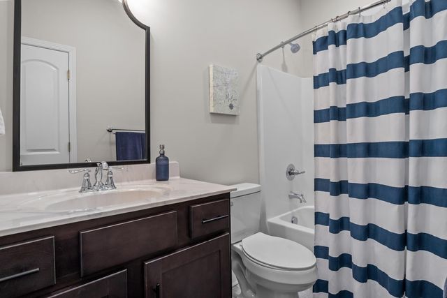 90 College Ct, Mc Ewen, TN 37101