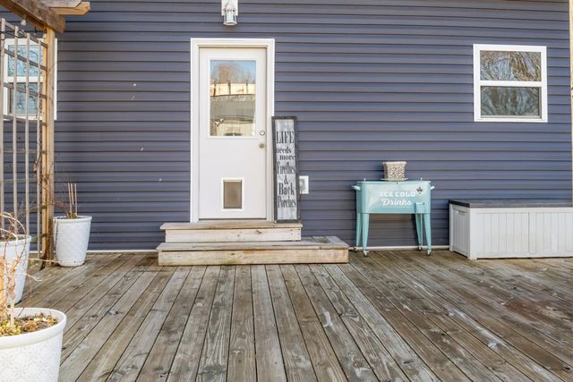 90 College Ct, Mc Ewen, TN 37101