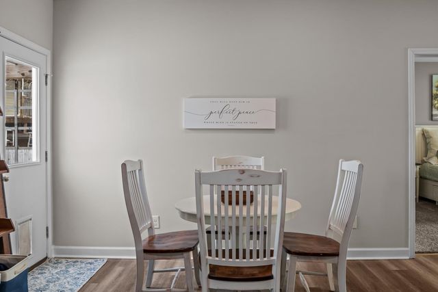 90 College Ct, Mc Ewen, TN 37101