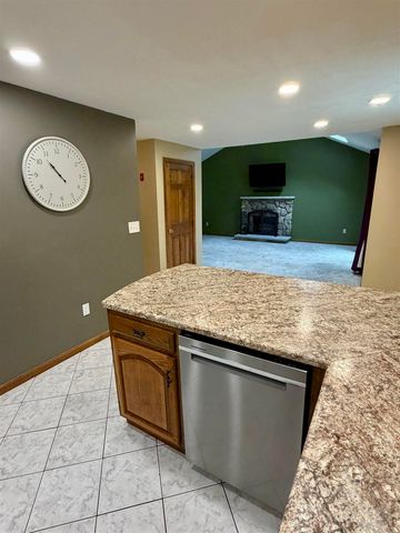 16 Windsor Drive, Merrimack, NH 03054
