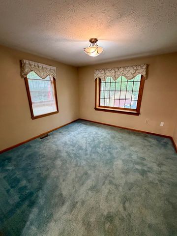 16 Windsor Drive, Merrimack, NH 03054