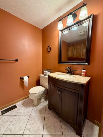 16 Windsor Drive, Merrimack, NH 03054