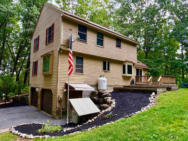 16 Windsor Drive, Merrimack, NH 03054
