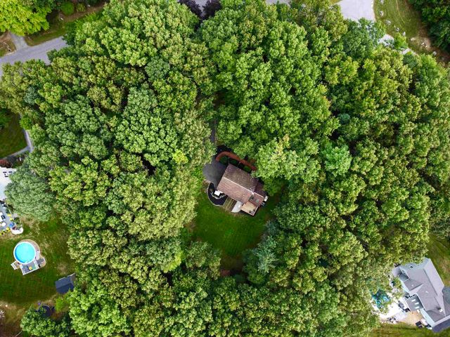 16 Windsor Drive, Merrimack, NH 03054