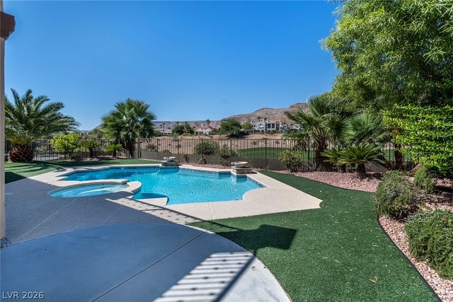 2837 Turtle Head Peak Drive, Las Vegas, NV 89135