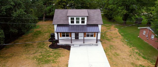 212 Hayes St, Smithville, TN 37166