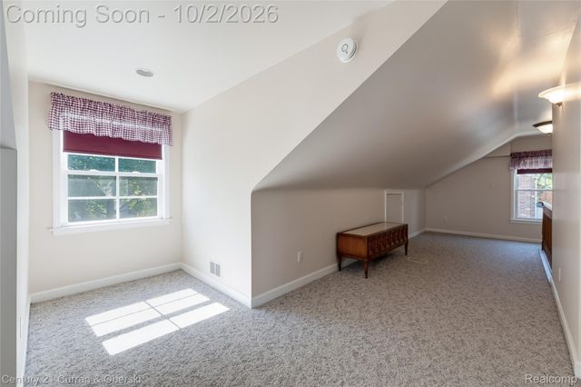 1438 Hawthorne Road, Grosse Pointe Woods, MI 48236