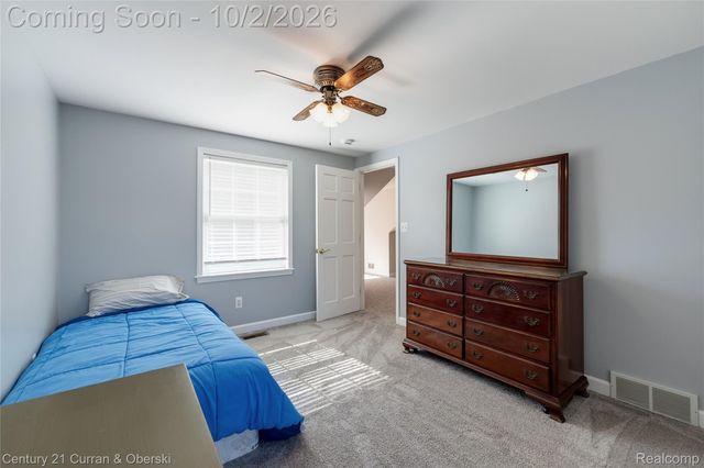 1438 Hawthorne Road, Grosse Pointe Woods, MI 48236