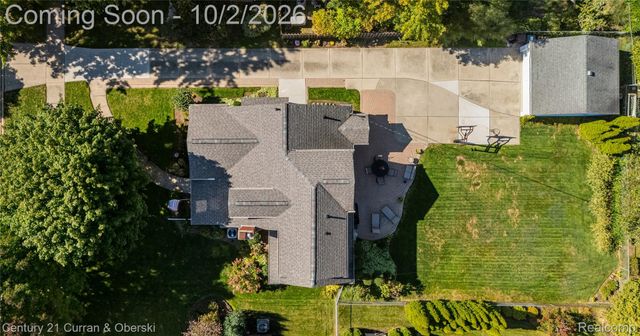 1438 Hawthorne Road, Grosse Pointe Woods, MI 48236