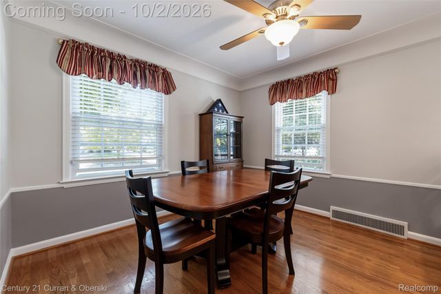 1438 Hawthorne Road, Grosse Pointe Woods, MI 48236
