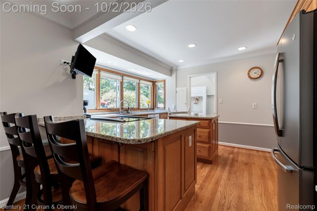 1438 Hawthorne Road, Grosse Pointe Woods, MI 48236