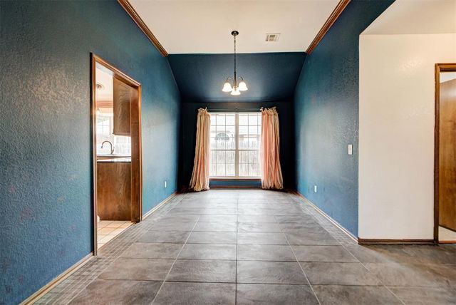 3909 Brunswick Lane, Norman, OK 73072