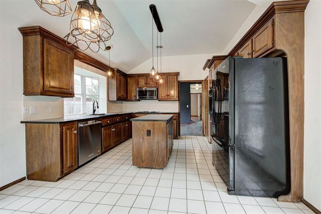 3909 Brunswick Lane, Norman, OK 73072