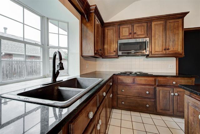 3909 Brunswick Lane, Norman, OK 73072