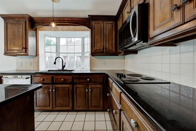3909 Brunswick Lane, Norman, OK 73072