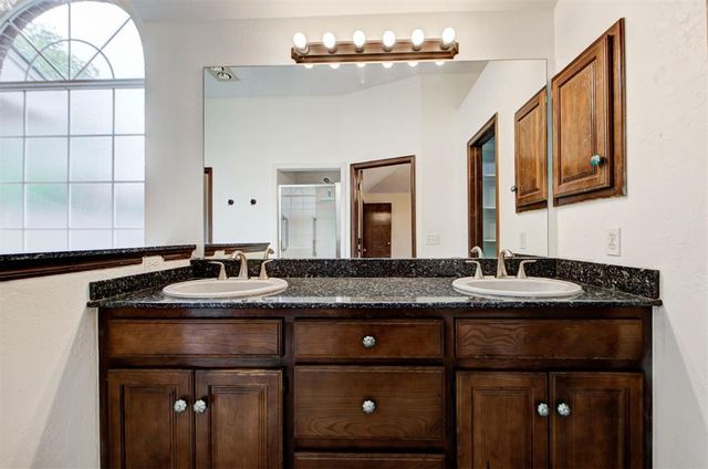 3909 Brunswick Lane, Norman, OK 73072