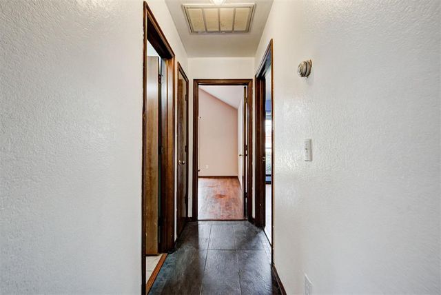 3909 Brunswick Lane, Norman, OK 73072
