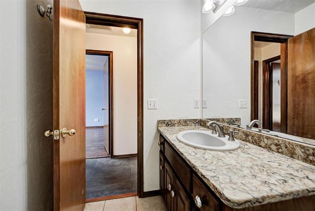 3909 Brunswick Lane, Norman, OK 73072