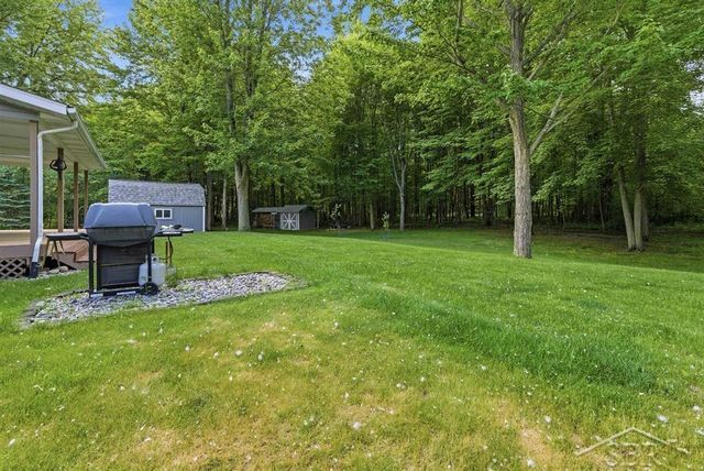 1608 S Tomei Drive, Midland, MI 48640