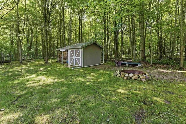 1608 S Tomei Drive, Midland, MI 48640