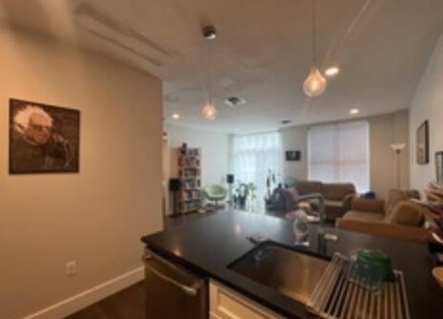 434 Mcgrath Highway 204, Somerville, MA 02143