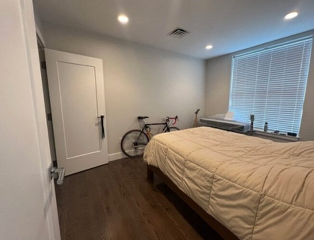 434 Mcgrath Highway 204, Somerville, MA 02143