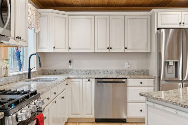 137 Woodland Heights, Grantham, NH 03753