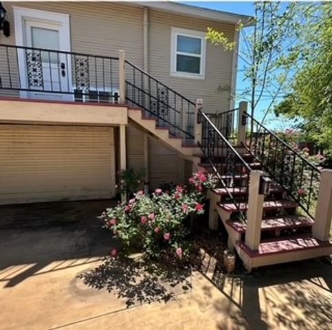 305 Davis Street N, Sulphur Springs, TX 75482