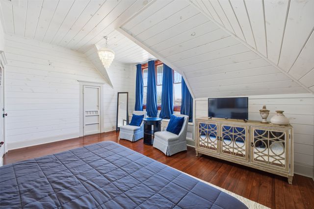 305 Davis Street N, Sulphur Springs, TX 75482