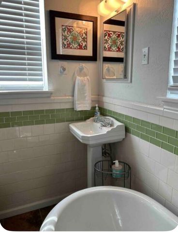 305 Davis Street N, Sulphur Springs, TX 75482