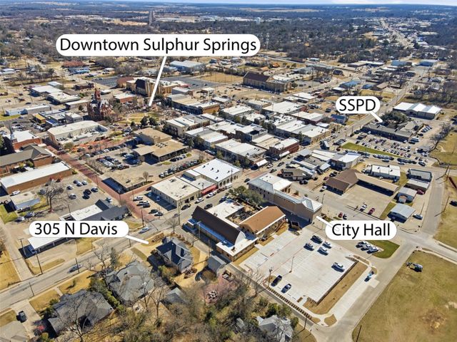 305 Davis Street N, Sulphur Springs, TX 75482