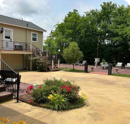 305 Davis Street N, Sulphur Springs, TX 75482