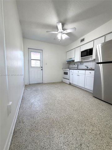 695 NW 44th Ave 2, Miami, FL 33126