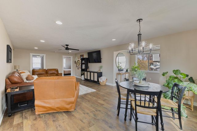 101 HURON Circle, Council Bluffs, IA 51501