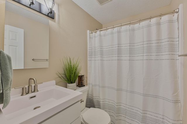 101 HURON Circle, Council Bluffs, IA 51501