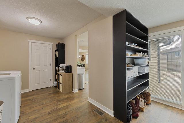 101 HURON Circle, Council Bluffs, IA 51501