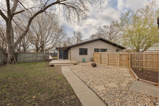 101 HURON Circle, Council Bluffs, IA 51501