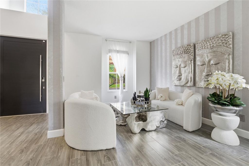 Image 16 of property listing at 13060 HATHERTON CIRCLE, Orlando, FL 32832