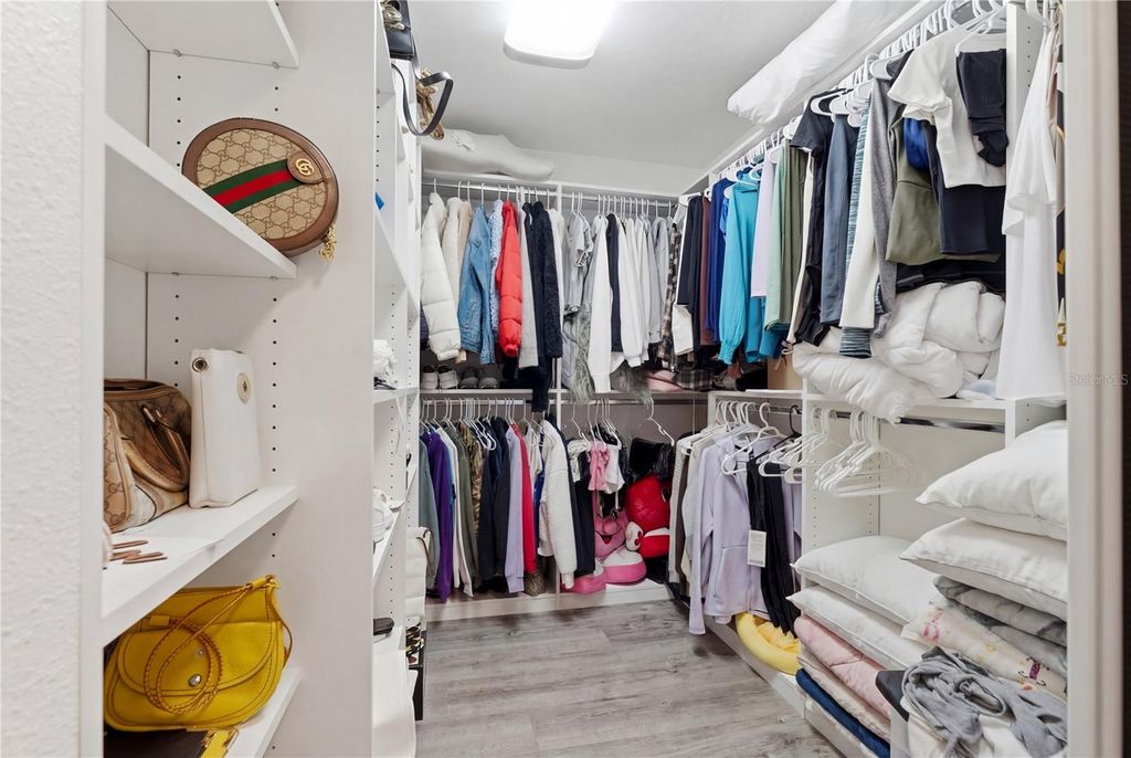 Image 24 of property listing at 13060 HATHERTON CIRCLE, Orlando, FL 32832