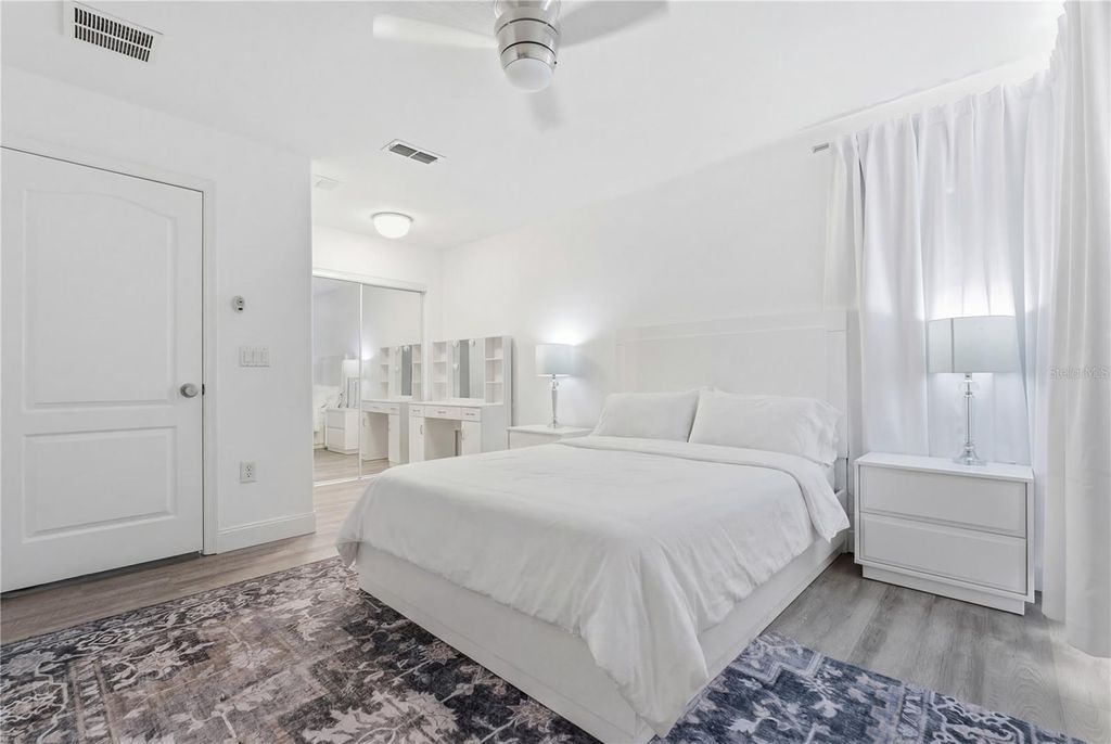 Image 30 of property listing at 13060 HATHERTON CIRCLE, Orlando, FL 32832