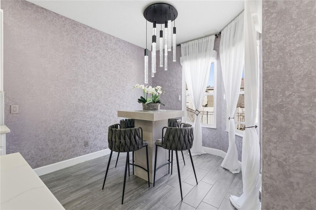 Image 34 of property listing at 13060 HATHERTON CIRCLE, Orlando, FL 32832