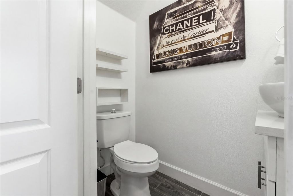 Image 36 of property listing at 13060 HATHERTON CIRCLE, Orlando, FL 32832