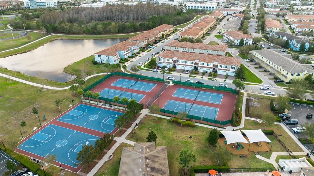 Image 39 of property listing at 13060 HATHERTON CIRCLE, Orlando, FL 32832