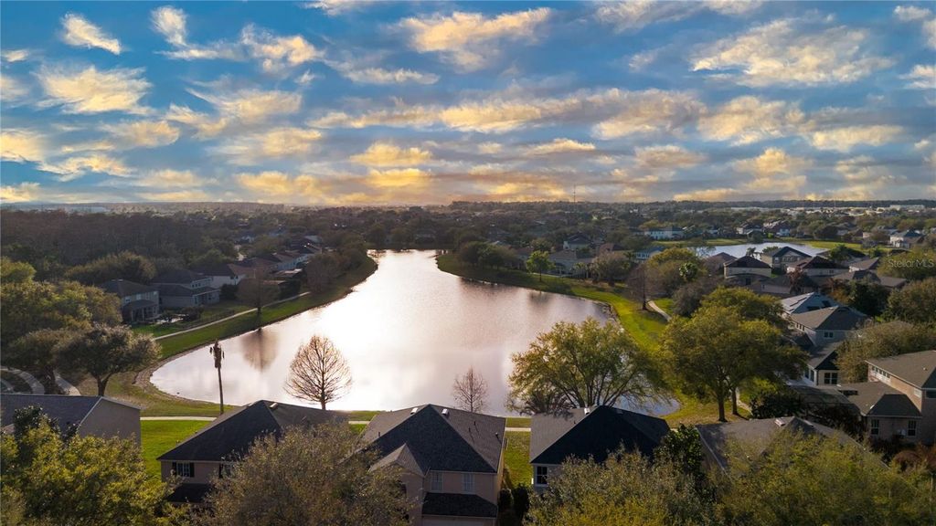 Image 42 of property listing at 13060 HATHERTON CIRCLE, Orlando, FL 32832